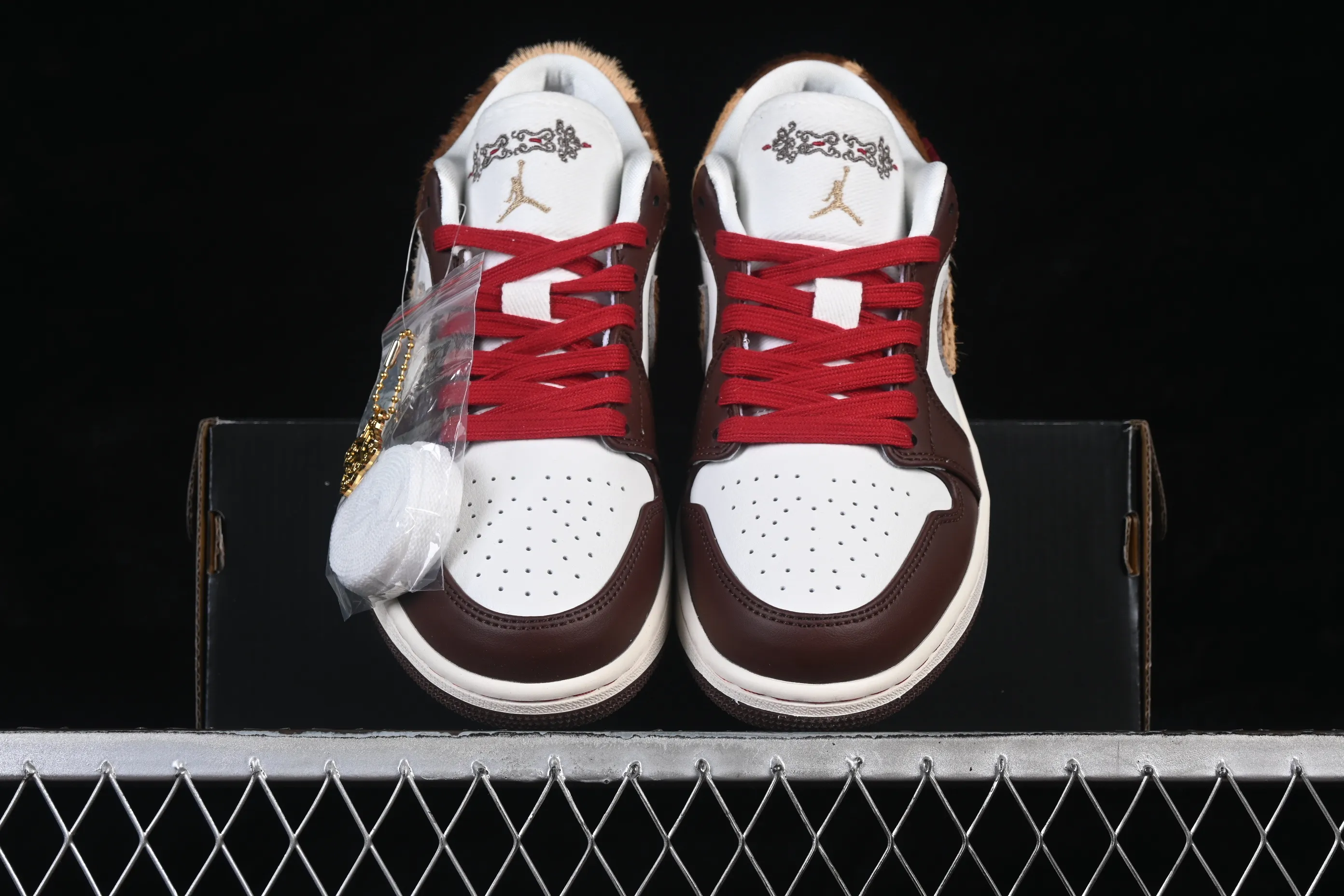 All categories Air Jordan Jordan series basketball shoes Air Jordan 1 Low Air Jordan 1 Low "Year of the Horse" AJ1 Joe 1 Year of the Horse CNY low-top retro basketball shoes IQ5321-121